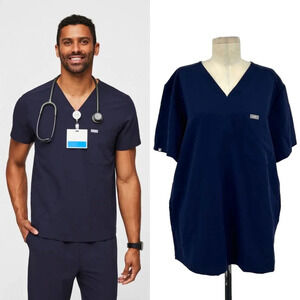 Figs Men's Chisec Three-Pocket Scrub Top‎ Navy Blue Size Large